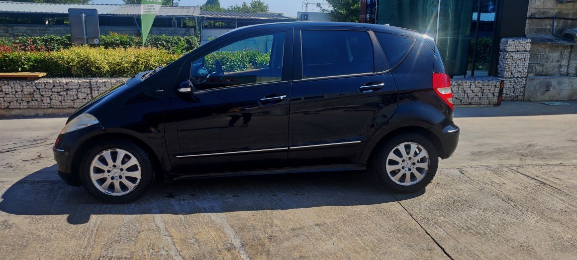 Mercedes benz A180