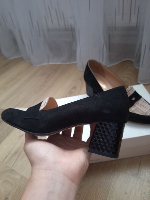 Pantofi cu toc , noi, Marcella