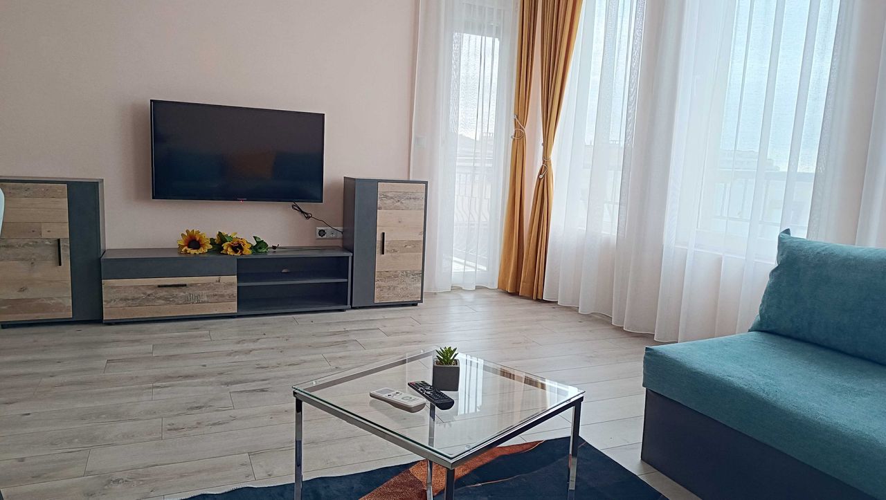 Дава се под наем Тристаен апартамент в Варна, ХЕИ - 125 кв.м за 700 € - Снимка #5