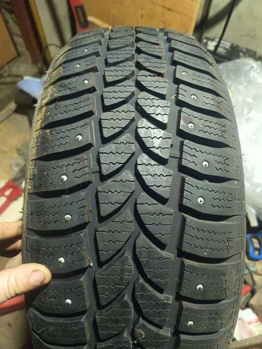 Шины шипованные 222х55х17 комплект