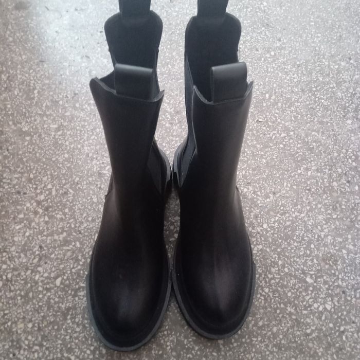 Ghete noi de vanzare