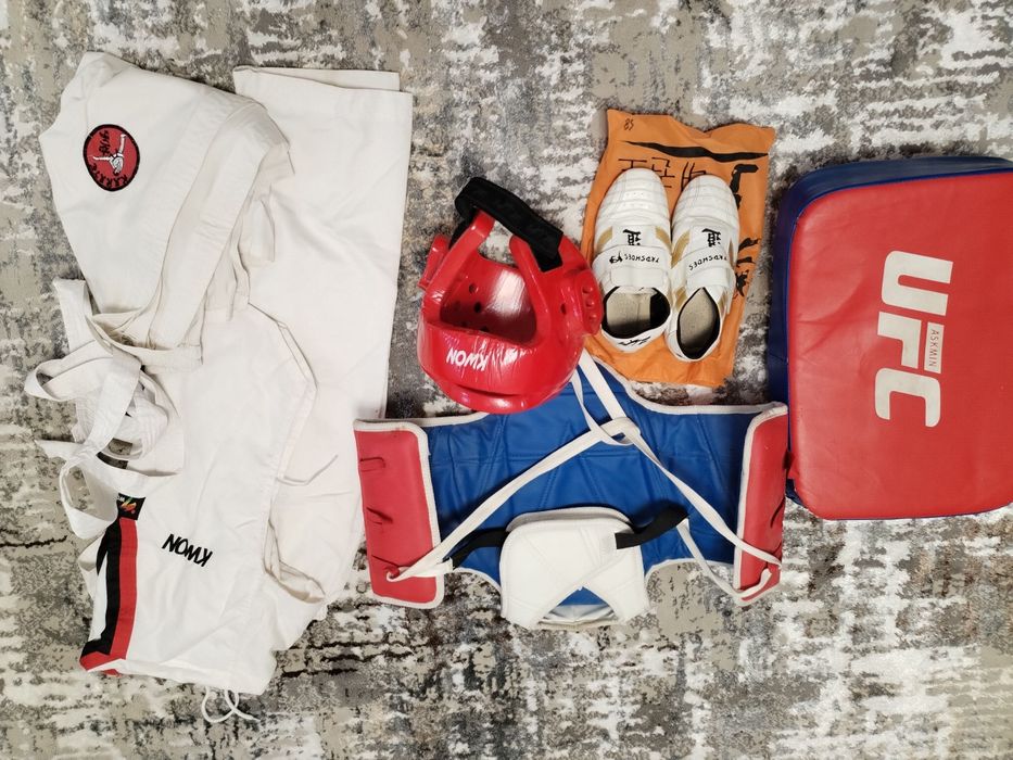 Продается Форма для таэквандо