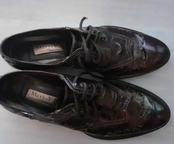 Pantofi din piele naturală lăcuită, mărimea 37