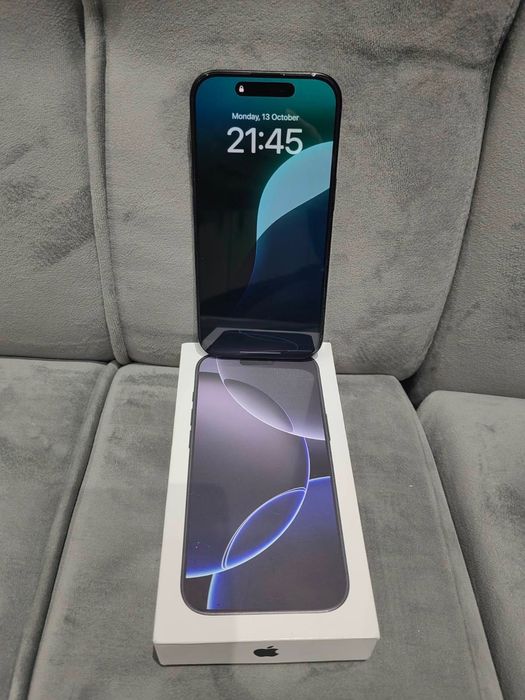 Iphone 16 pro 128 GB  black titanium с гаранция