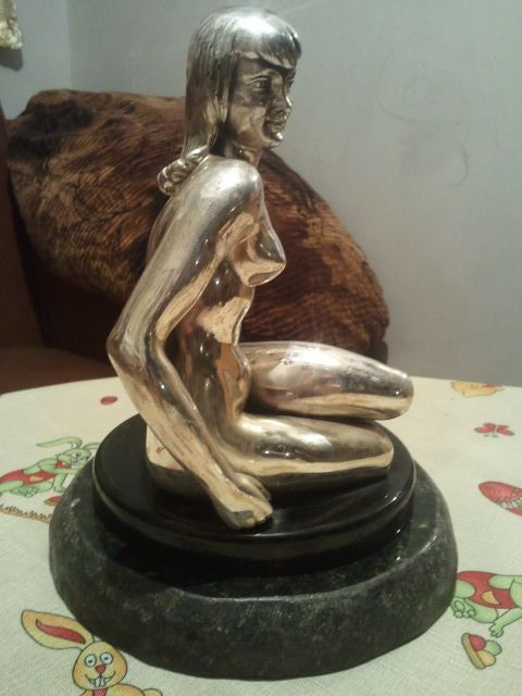 Statueta nud 27 cm - are marcaj