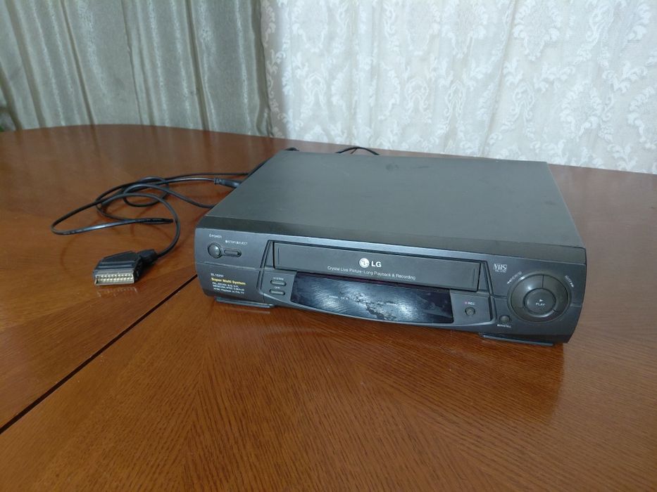 Видеомагнитофон 7 тыс