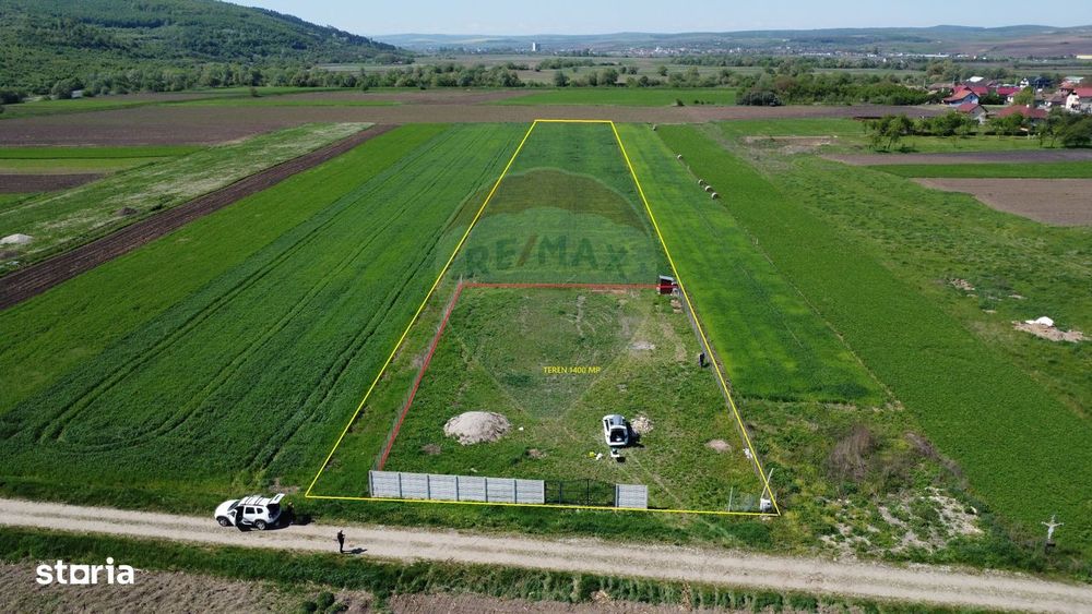 Teren intravilan 1.400 mp, împrejmuit integral – Livada, comuna Iclod