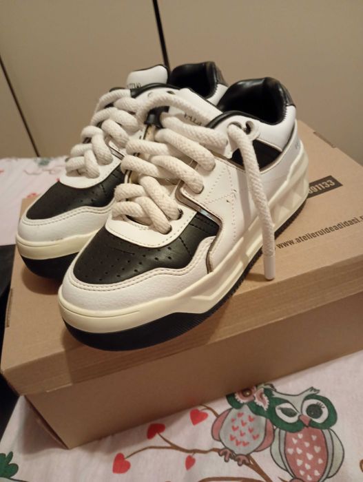 Adidași superbi nr.34