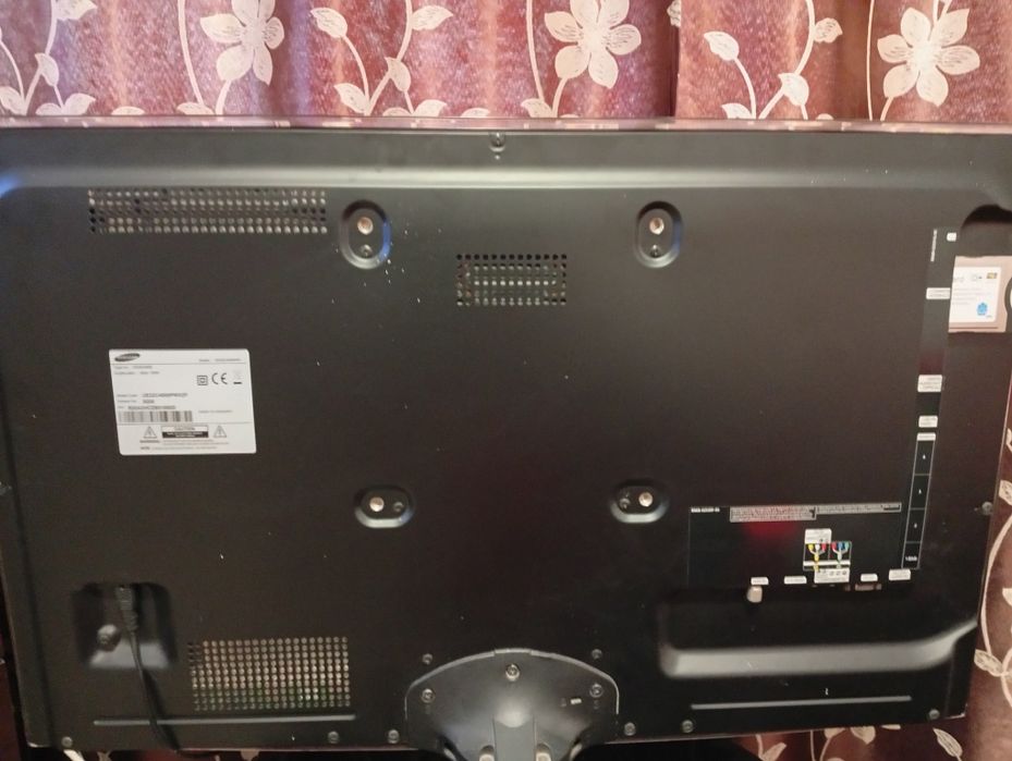 Televizor Samsung cu diagonala de 81