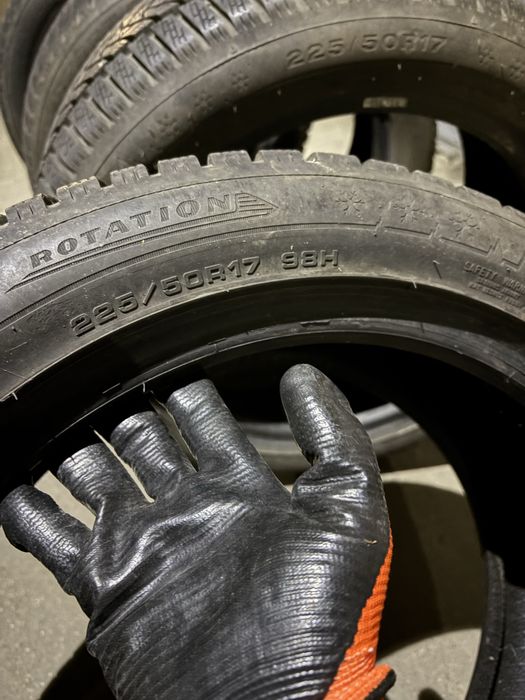 Зимни гуми 225/50 R17