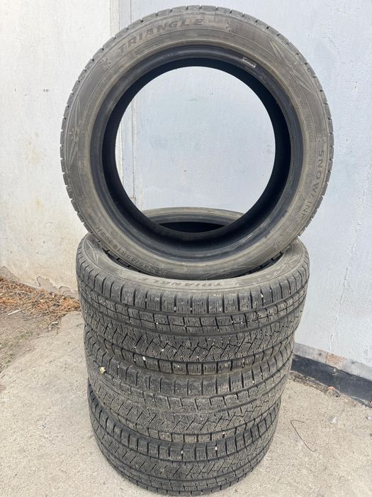 Продам зимний комплект шин