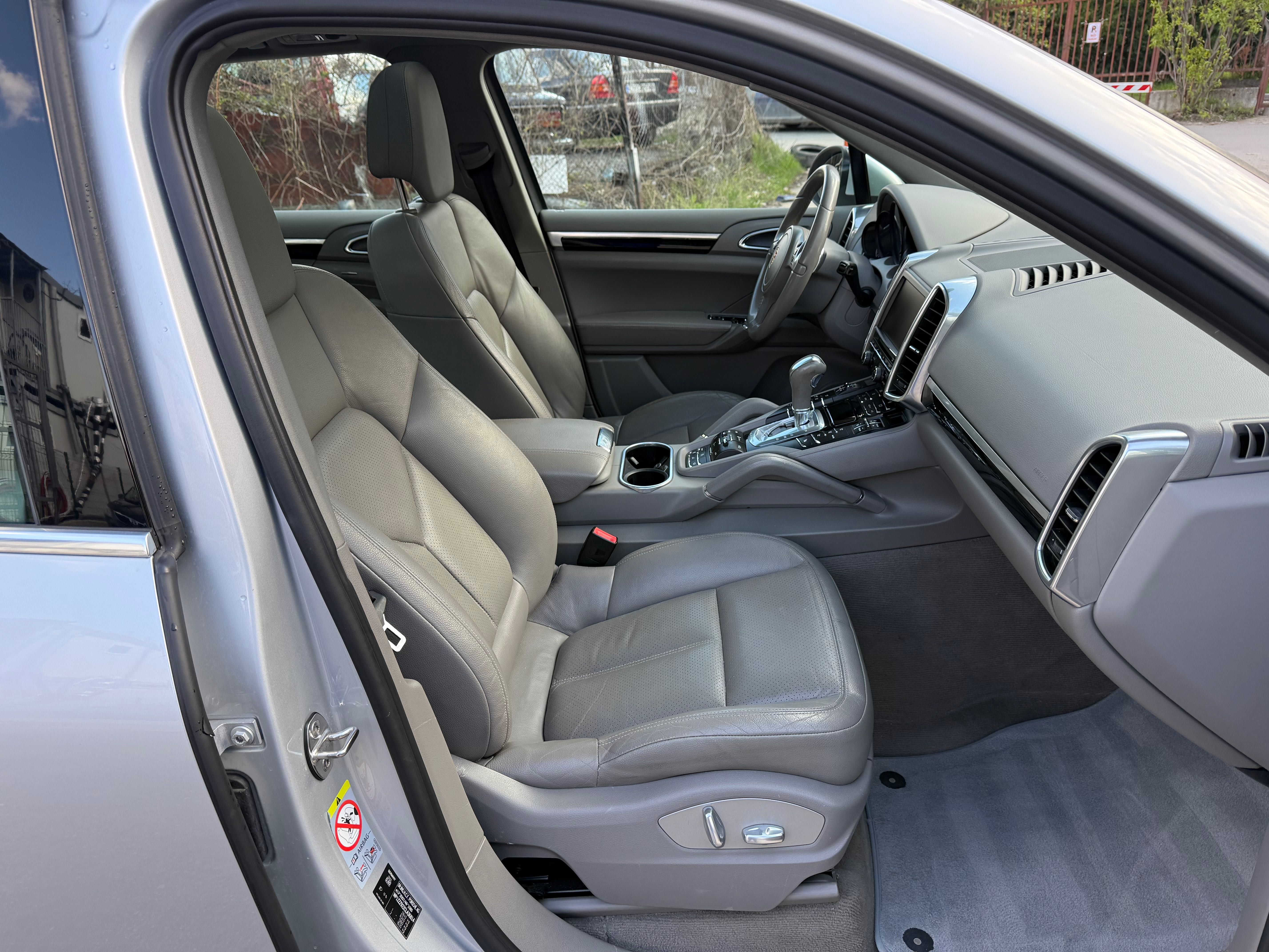 Porsche Cayenne Diesel 3.0 V6 (240 кс) AWD Tiptronic S/Euro 5