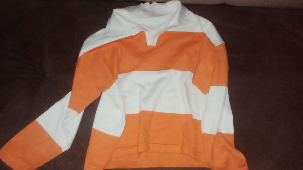 Qishki issiq kiyim sotiladi