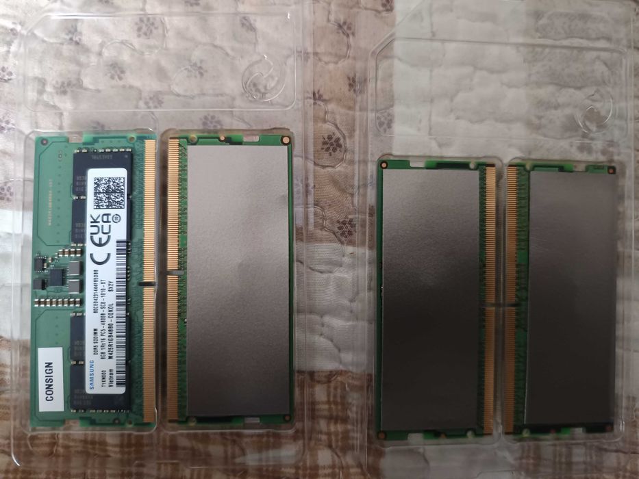 4 x Samsung 8GB DDR5 RAM 4800