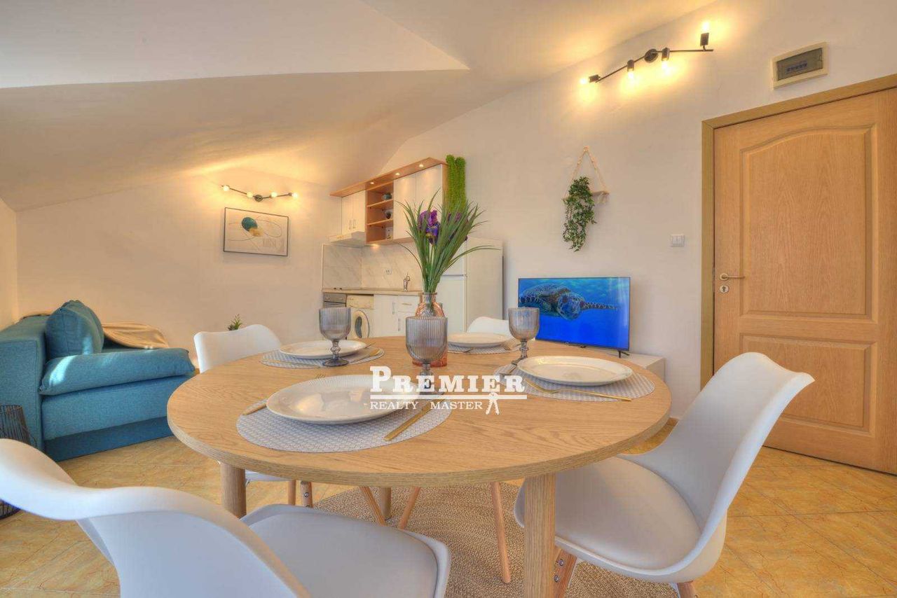 Продава се Двустаен апартамент в к.к. Слънчев бряг - 55 кв.м за 1037 €/кв.м - Снимка #8