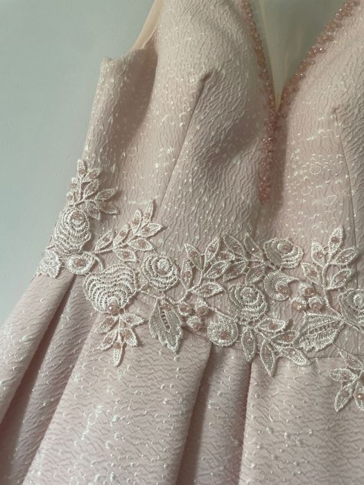 rochie da scurta roz