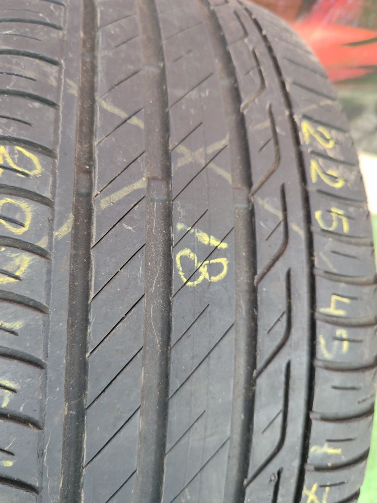 225 45 17 vara Bridgestone