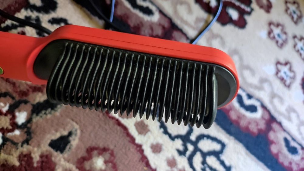 Soch tekislagich taroq Щётка-выпрямитель нового поколения