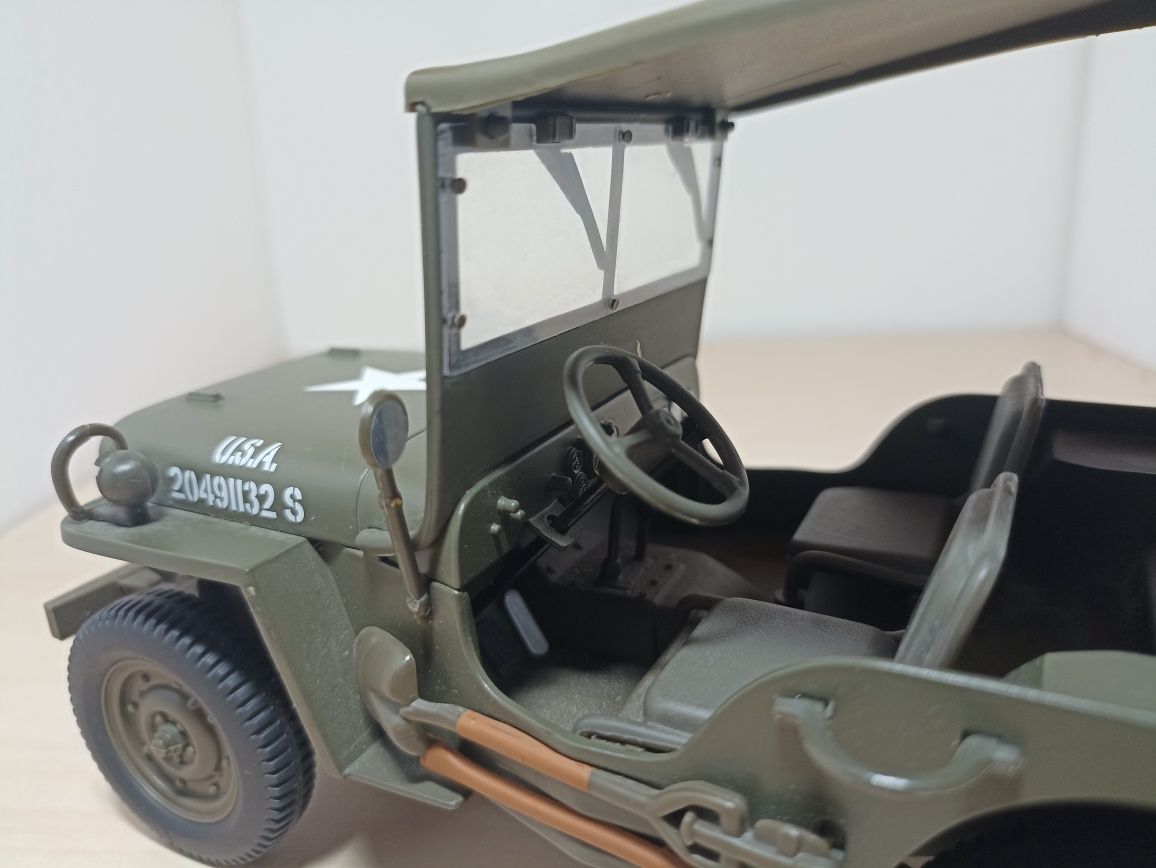 Jeep Willys macheta auto la scara 1 18