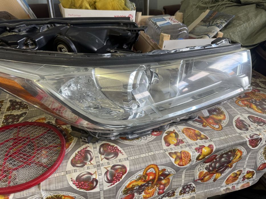 Передняя пассажирская фара на тойота хайлендер 2017
