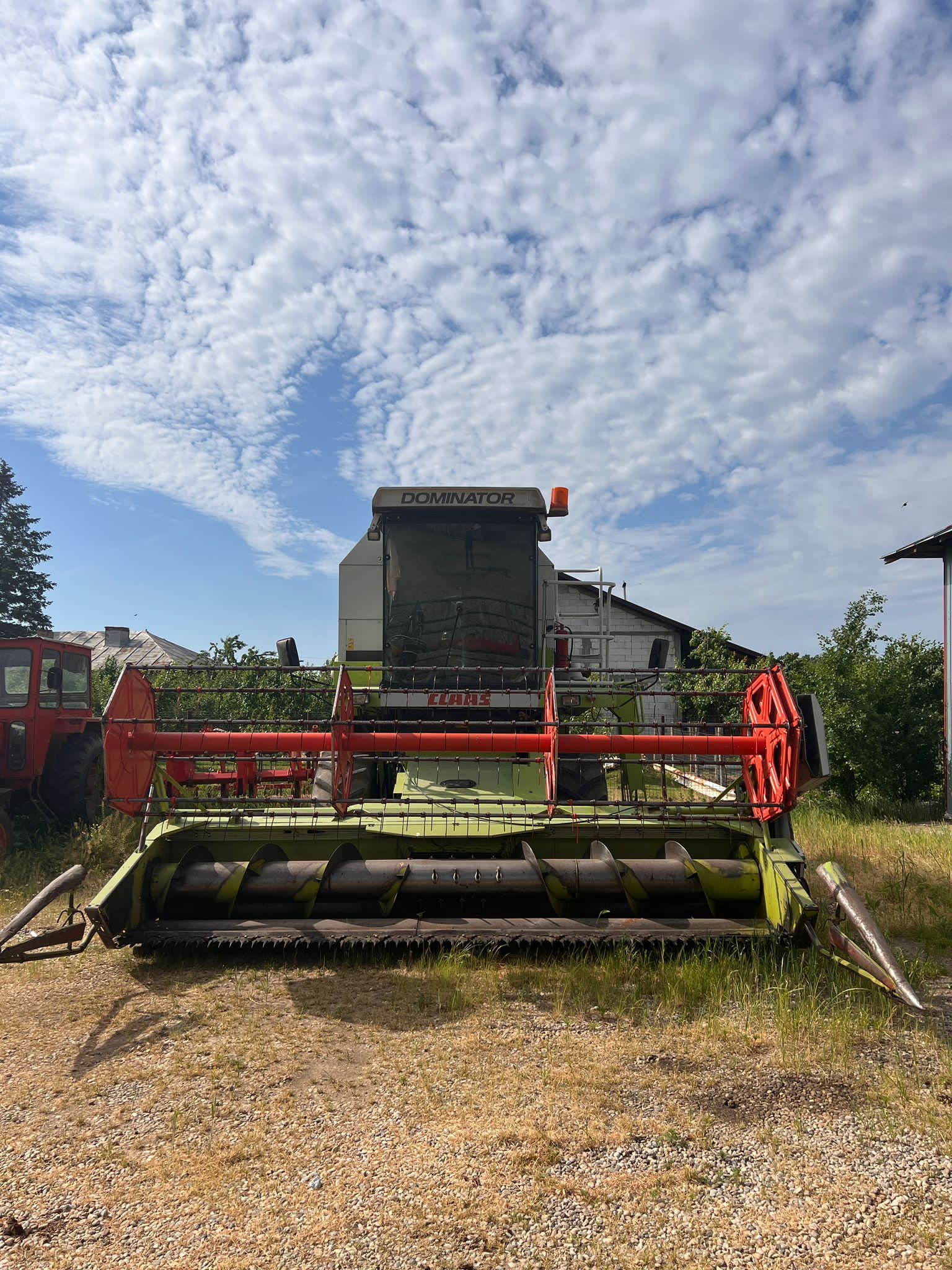 Combina Claas Dominator 150 Hydro drive