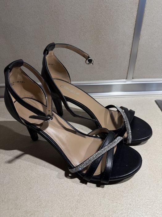 Дамски черни сандали на ток Catwalk 37