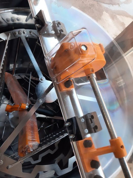 Центрофуга за мед радиална 3/12 електрическа 12/220