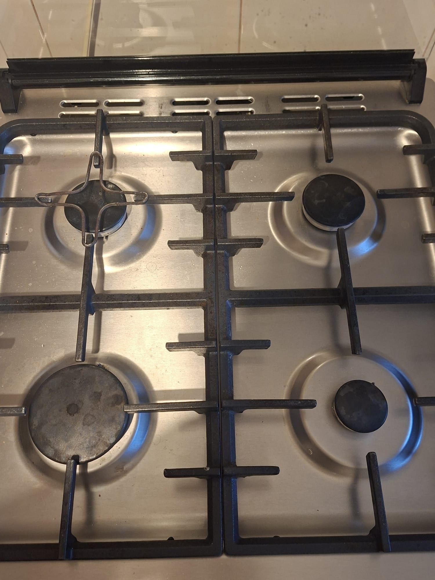 Vând aragaz Beko mixt 60/60 inox