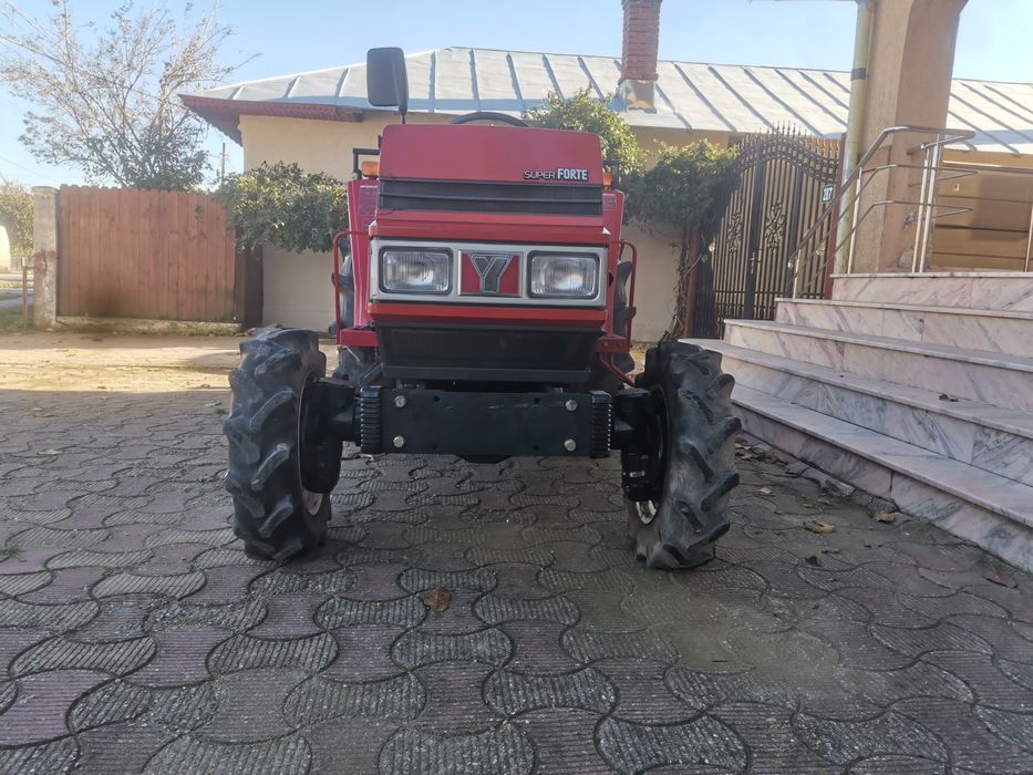 Tractor japonez yanmar F215