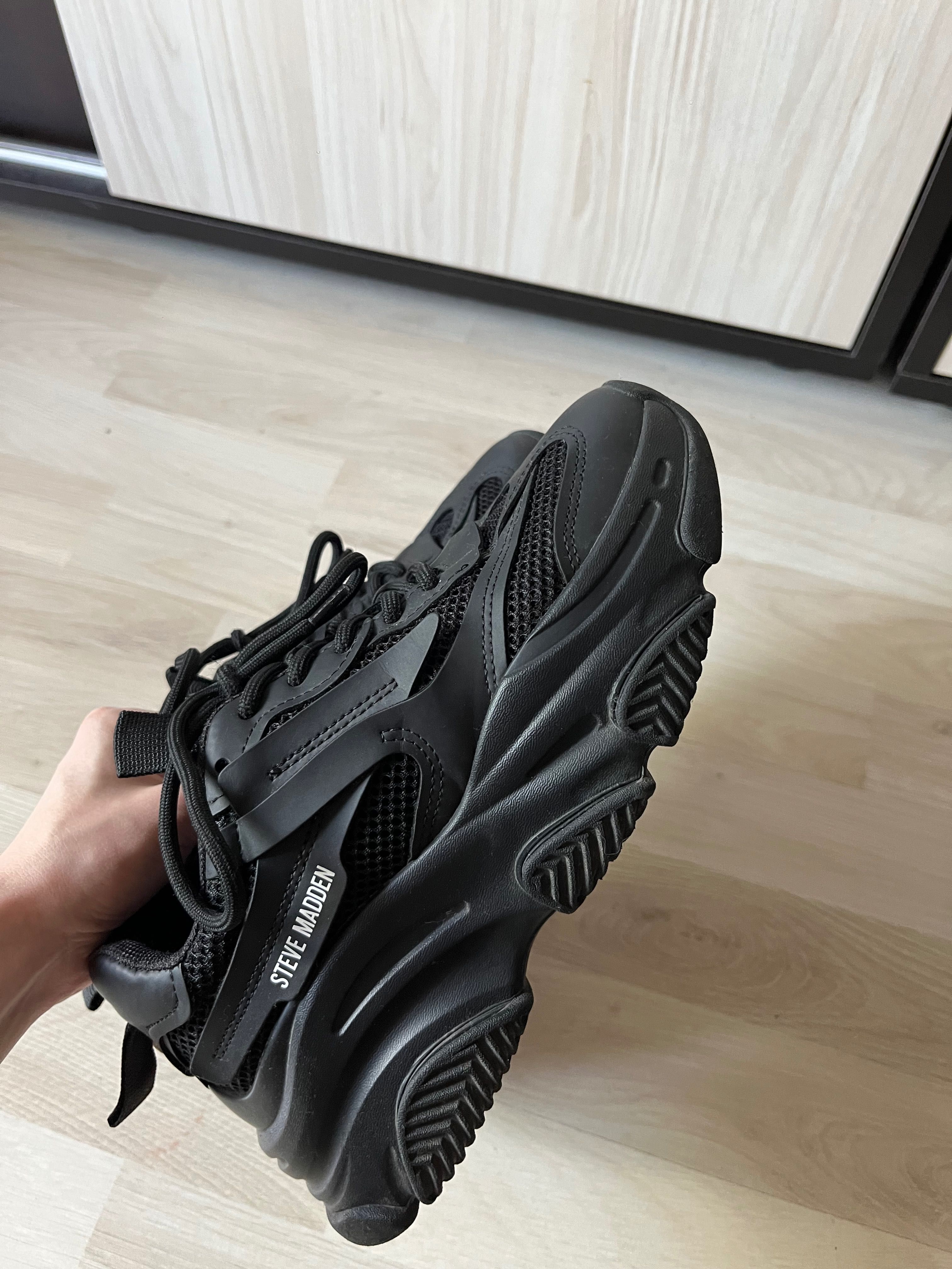 Черни маратонки Steve Madden!