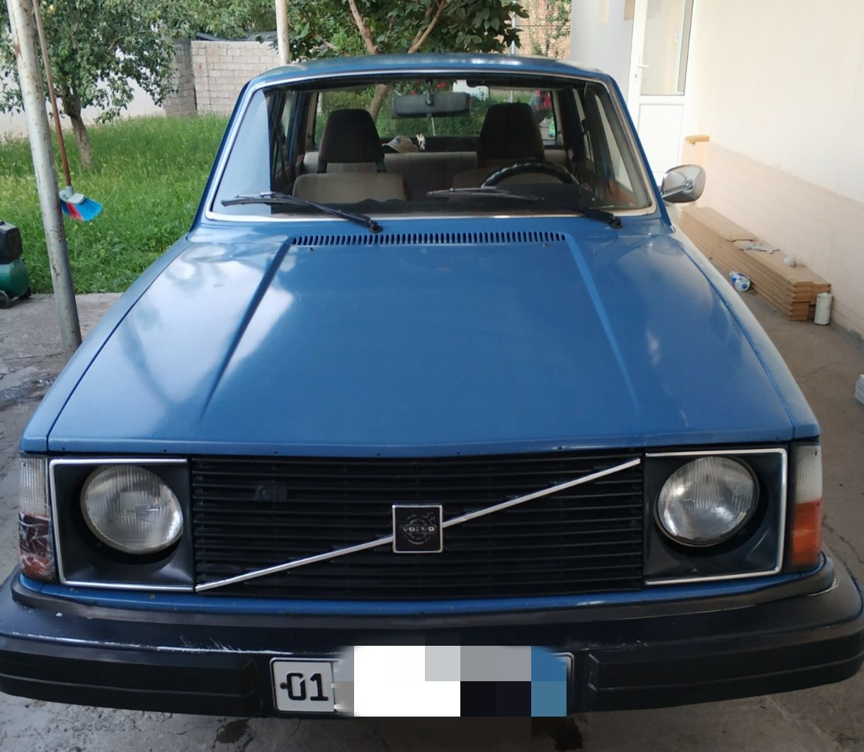 Volvo 240 GL sotiladi