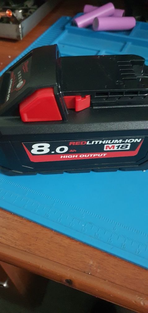 Продам аккумуляторы milwaukee m18 9 ампер и 8 ампер
