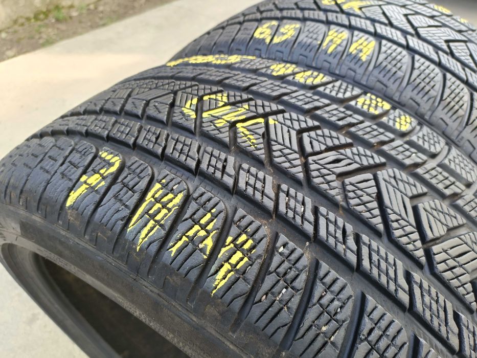 Doua anvelope iarna 265 40 21 pirelli scorpion winter profil de 7 mm