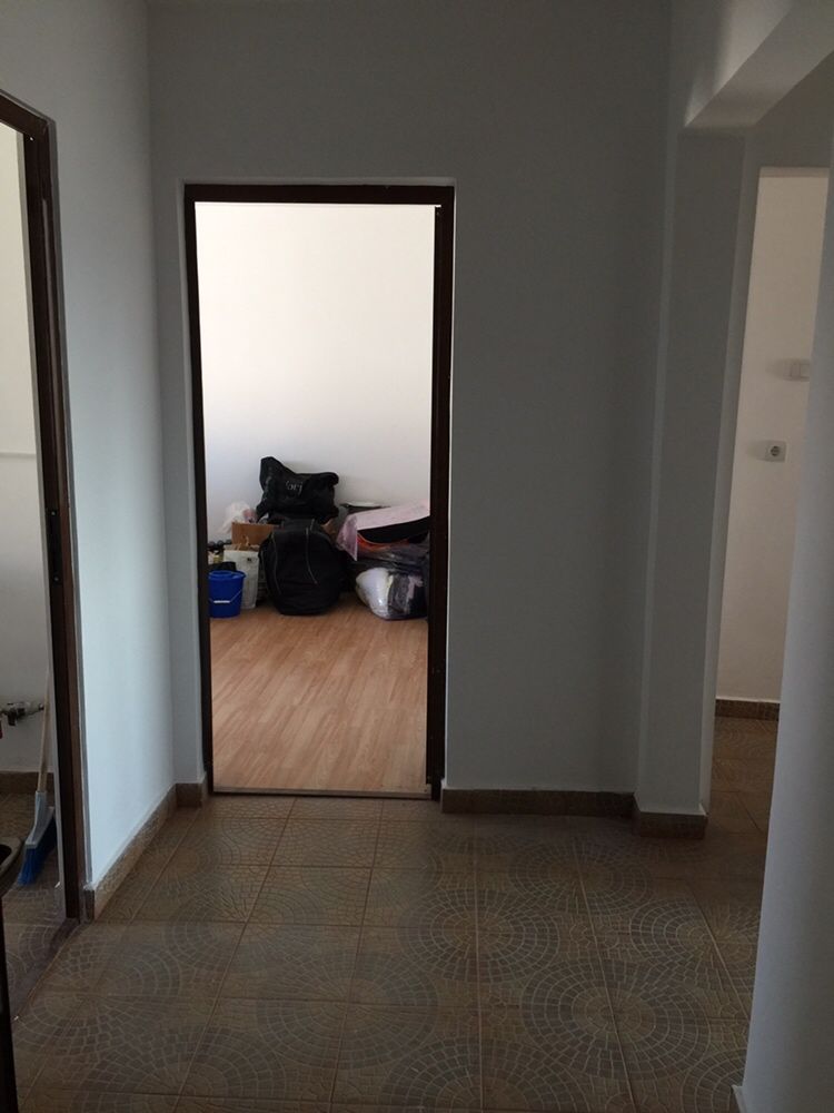 Apartament decomandat, 4 camere, lângă liceu