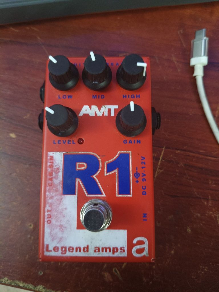 AMT R1 Гитарная педаль