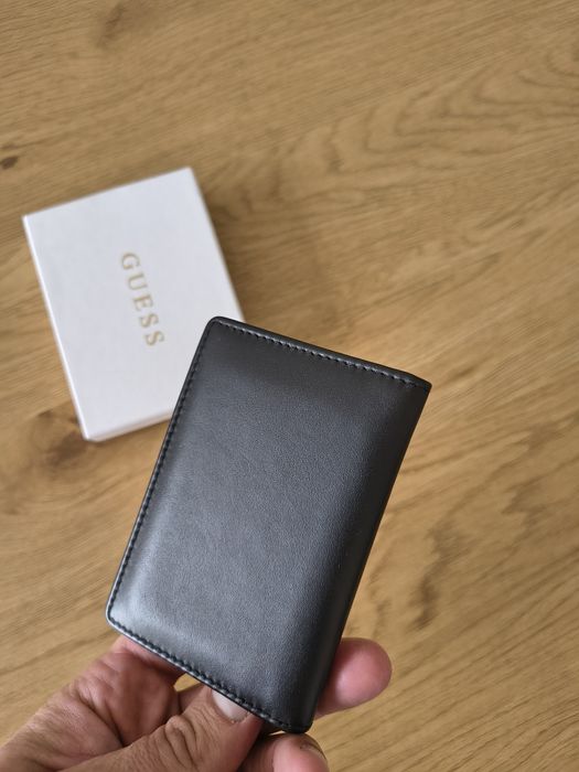 Картхолдър guess