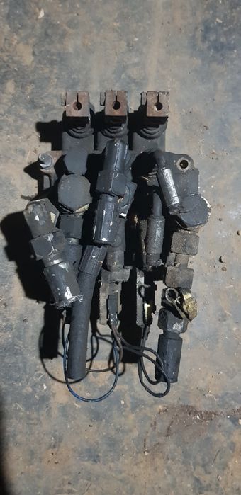 Distribuitoare hidraulice cu 1,2,3,4,5 comenzi, dublu sens