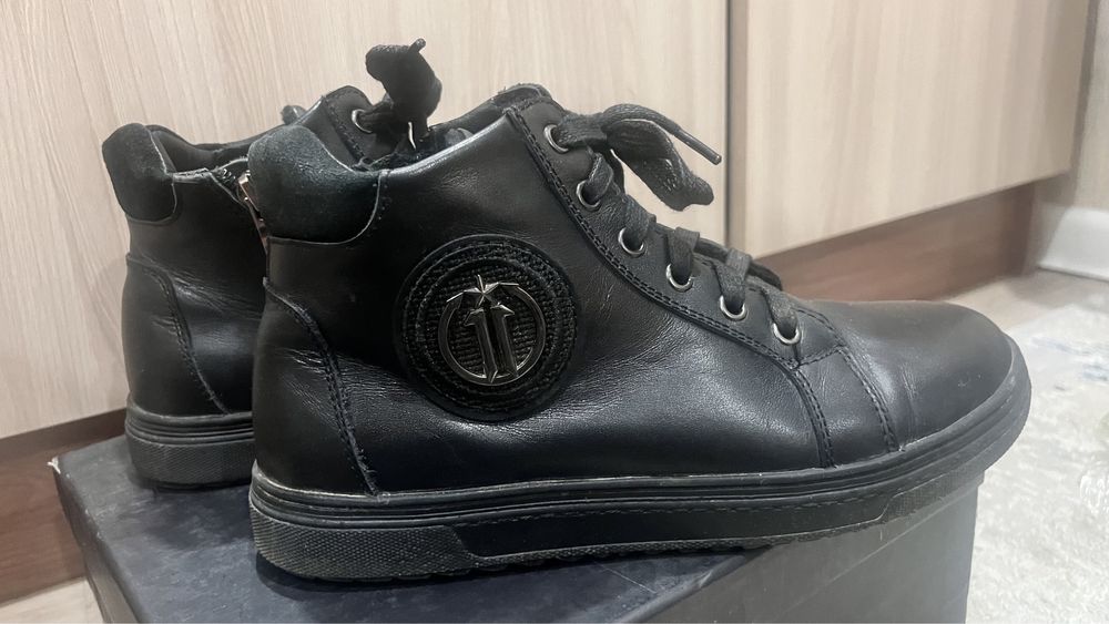Продам Сапоги осенние размер 37