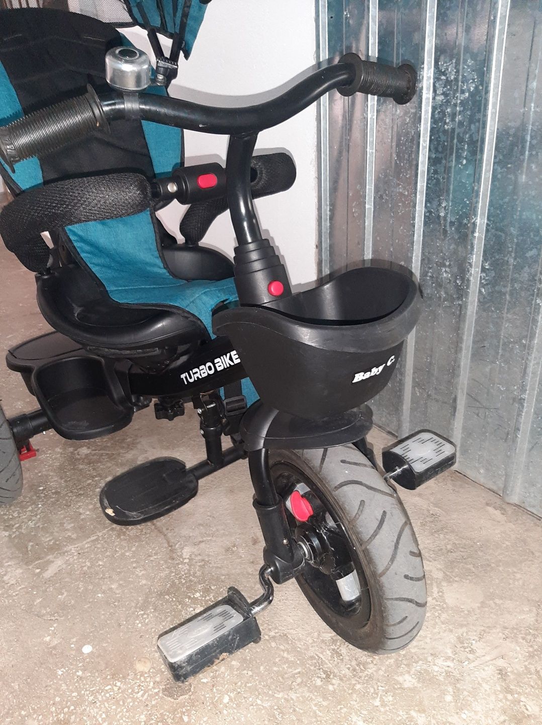 Tricicleta copii.    Stare foarte bună,  arată că nouă!