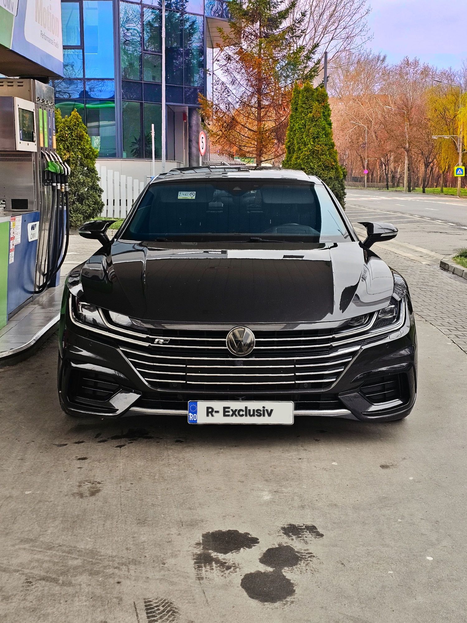 VW ARTEON  R-Exclusiv  Matrix Led Distronic Line-Side-Assist / Masaj