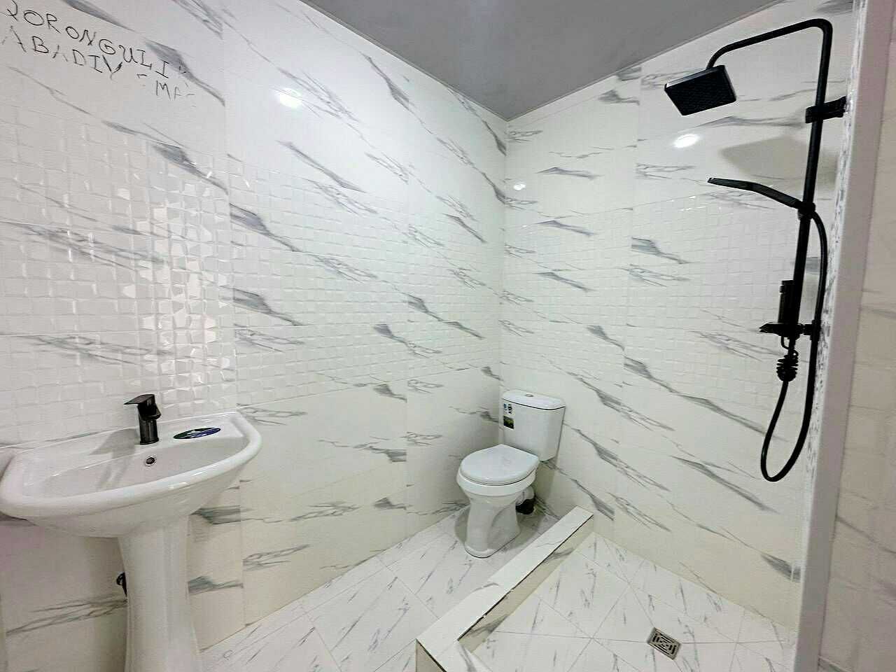 Тайер битган 140 м.кв котедж сотилади.ТТЗ 5 км Кибрай рн