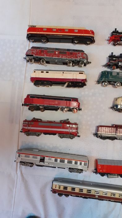 Locomotive&vagoane&tender&piese trenulet electric scara HO