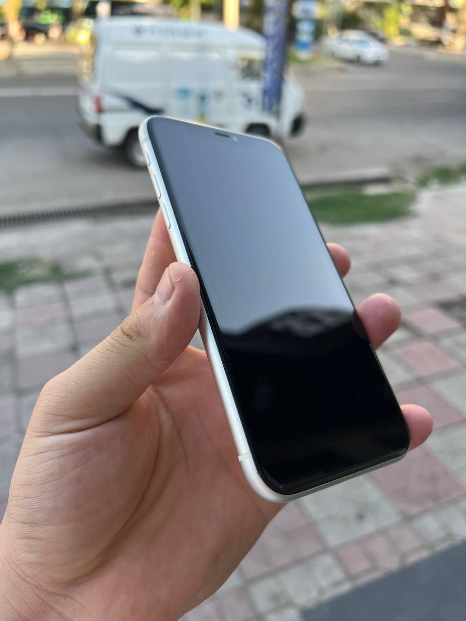 iPhone 11 347,000 sum 12 oyga