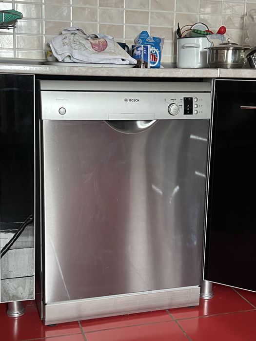 Продам посудомоечную машину