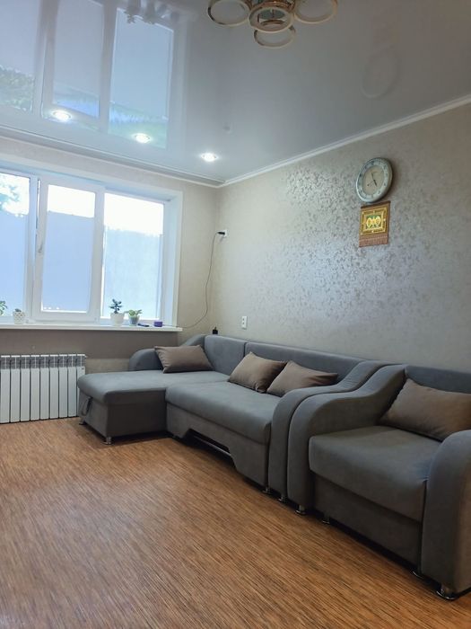 Продам 3- комн квартиру с ремонтом район скгу