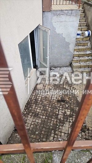 Продава се Офис в Бургас, Меден рудник - зона А - 76 кв.м за 950 €/кв.м - Снимка #2