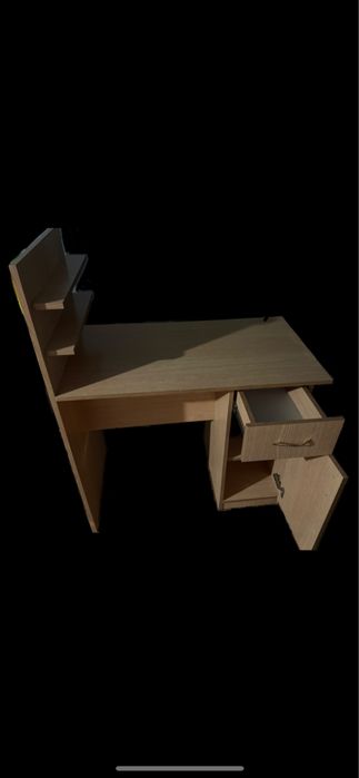 Маникюрный столик