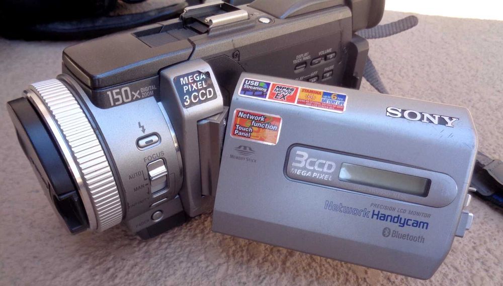 Camera video profesionala pe casete miniDV