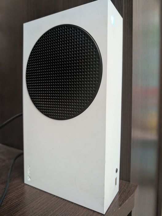 Продажа Xbos Series S 360 Gb. Почти не пользовались.