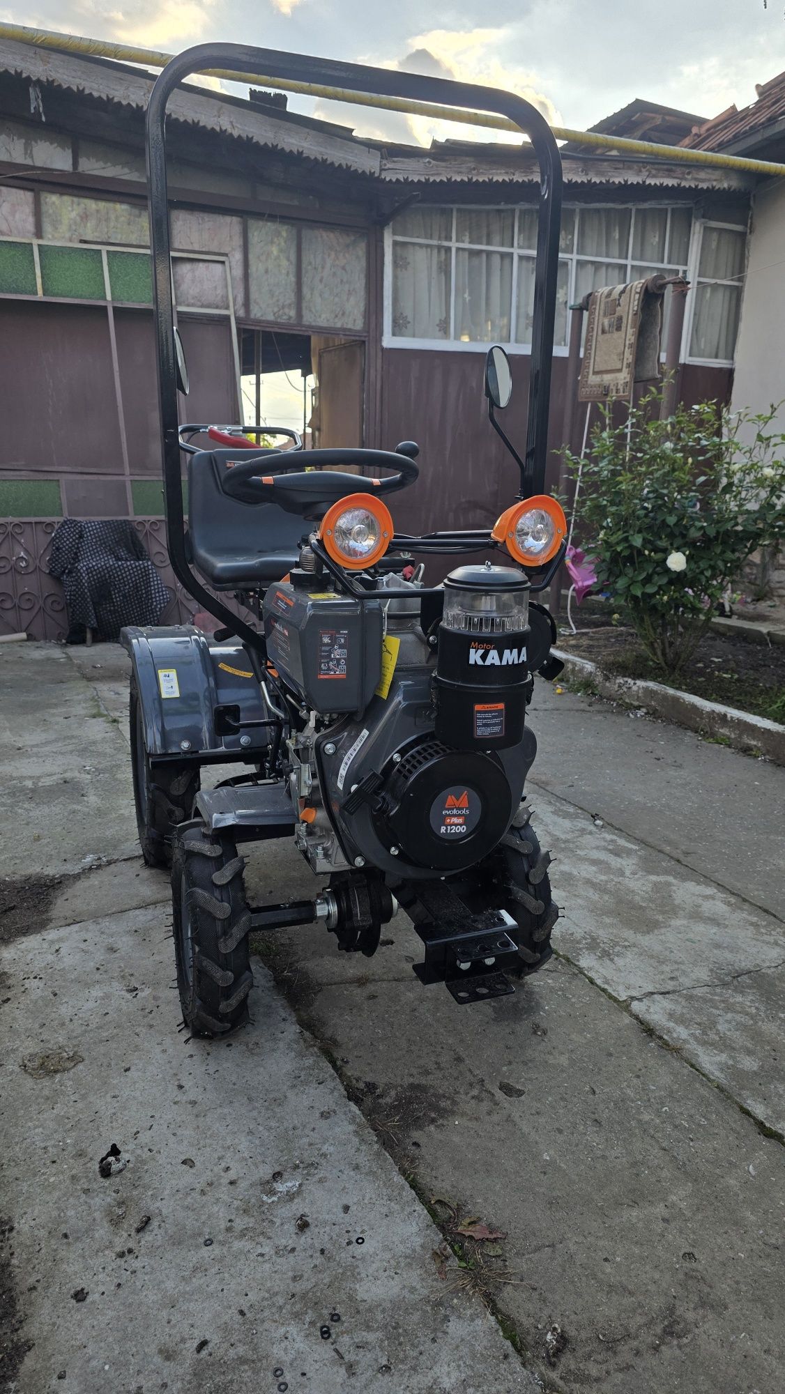 Motocultor ride on 4x4 Diesel! Nou! Nefolosit!